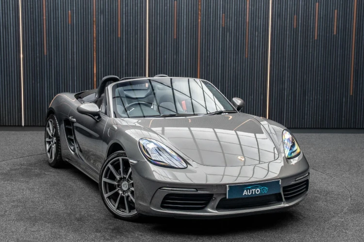 Vehicle Image 9