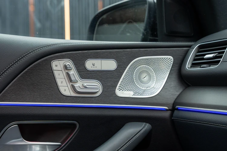 Vehicle Image 36