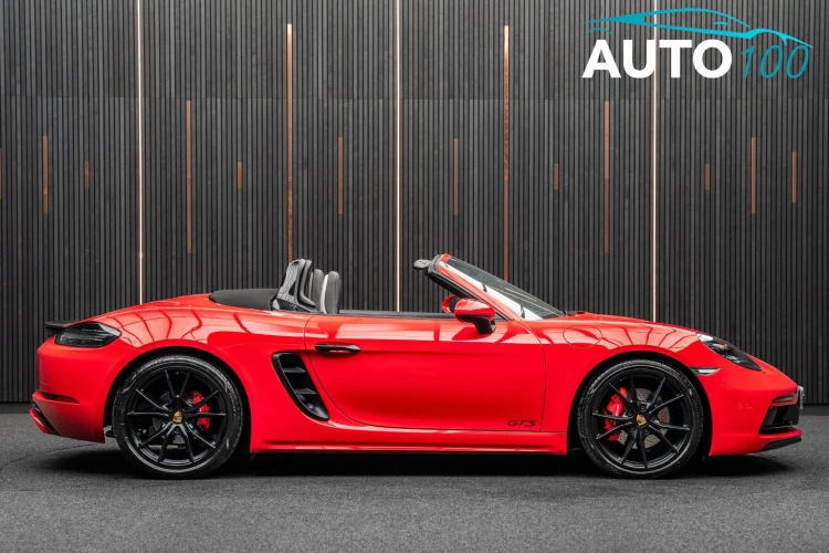 Vehicle Image 8