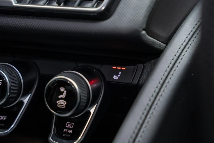 Vehicle Image 12