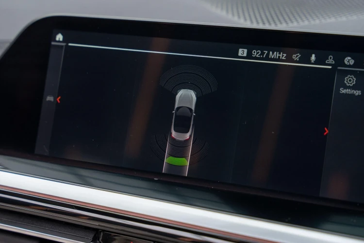 Vehicle Image 8