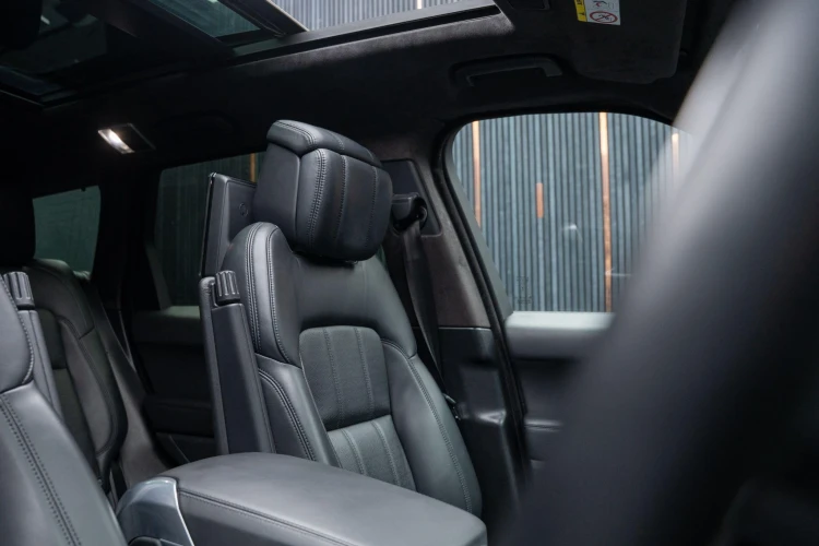 Vehicle Image 36