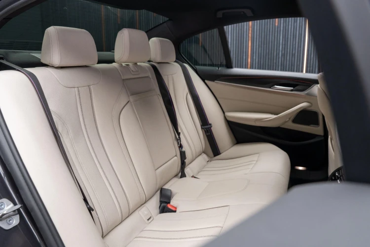 Vehicle Image 14