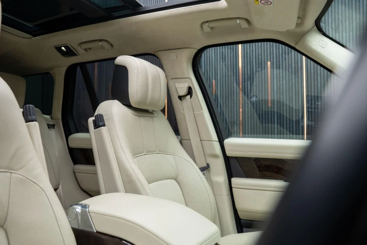 Vehicle Image 36