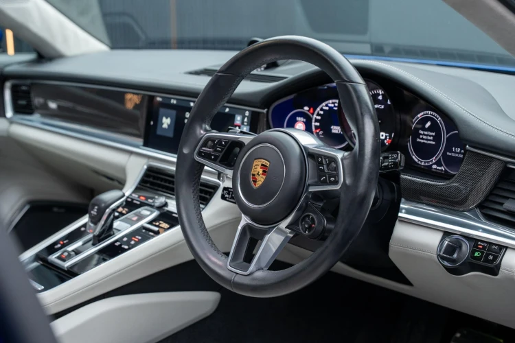 Vehicle Image 18