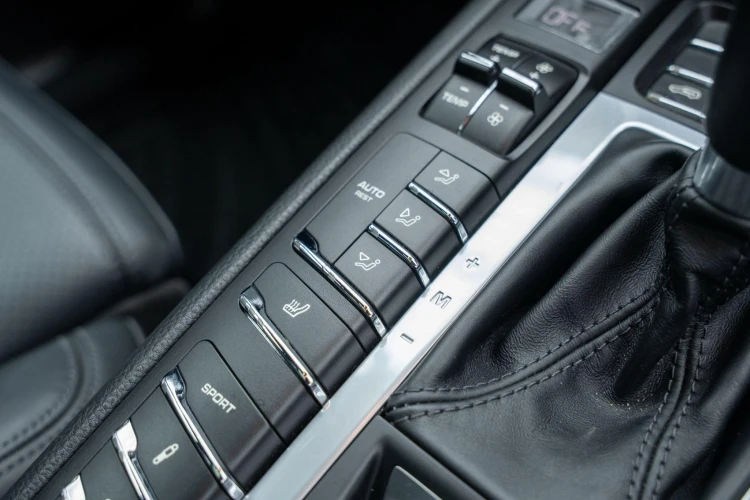 Vehicle Image 35