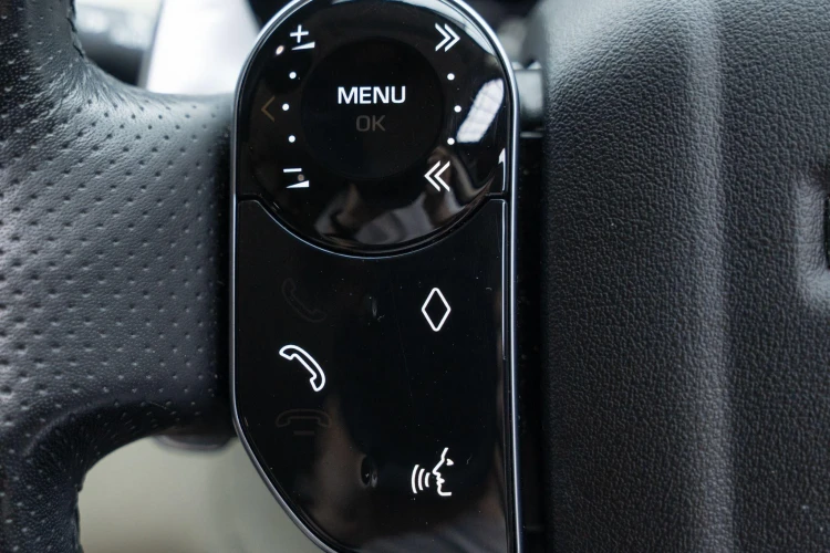 Vehicle Image 23