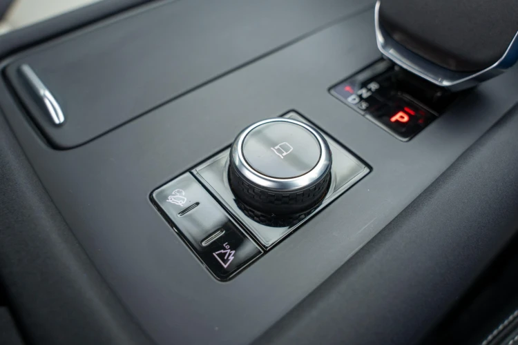 Vehicle Image 35