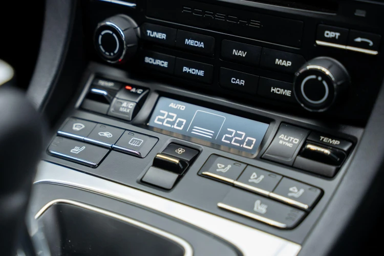 Vehicle Image 13