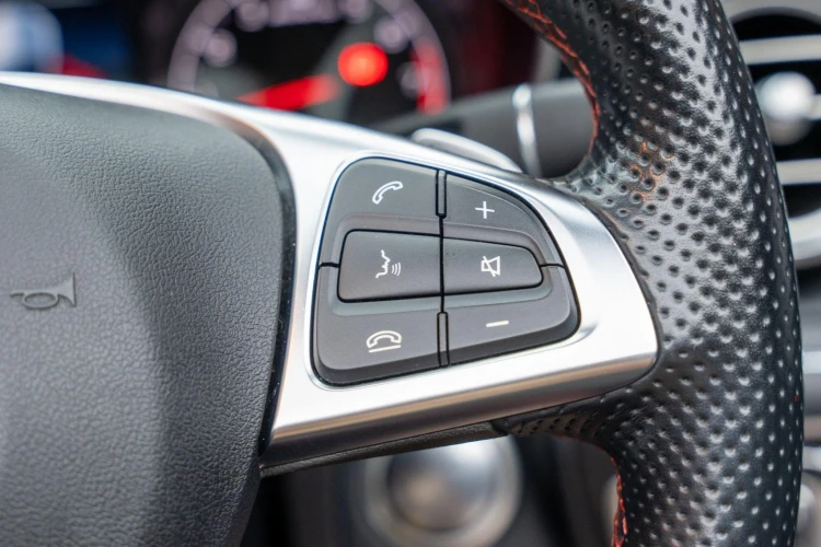 Vehicle Image 30