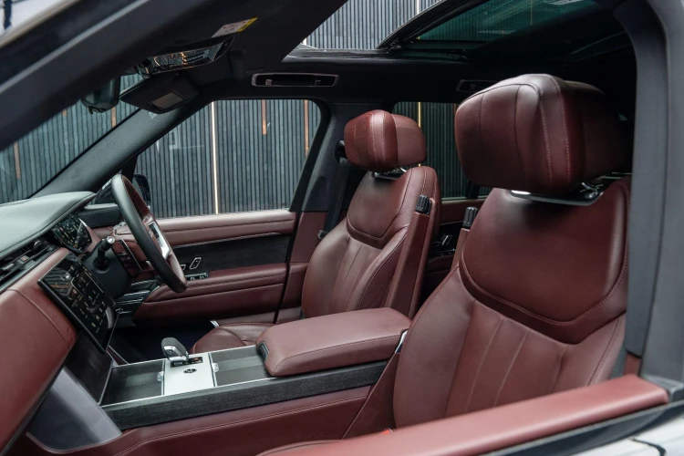 Vehicle Image 38
