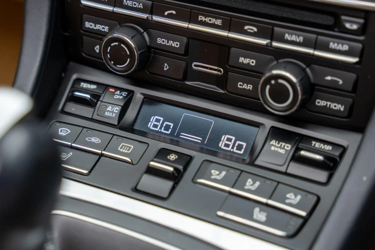 Vehicle Image 18