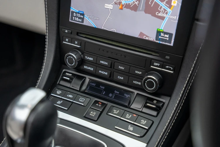 Vehicle Image 10