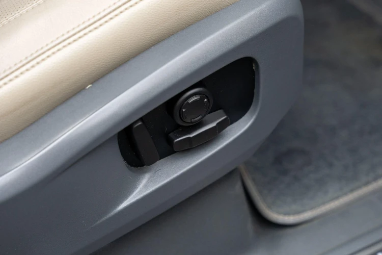 Vehicle Image 30