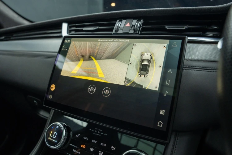 Vehicle Image 8