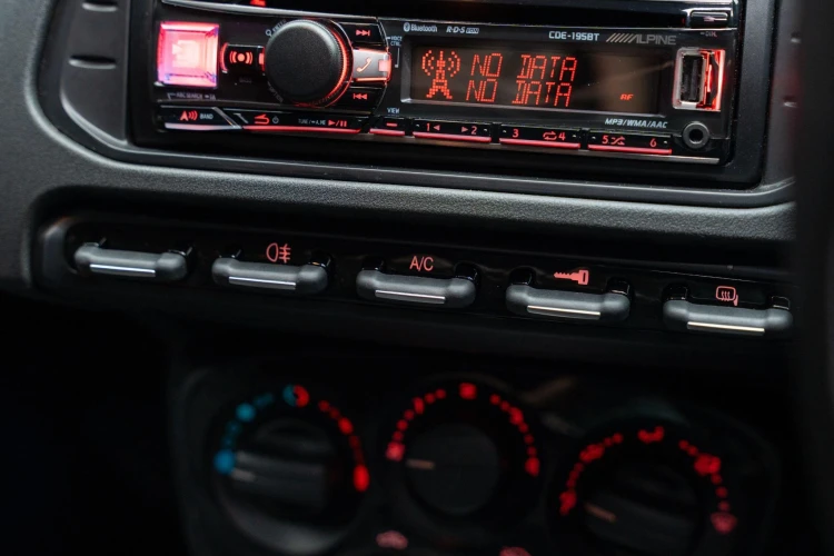 Vehicle Image 14