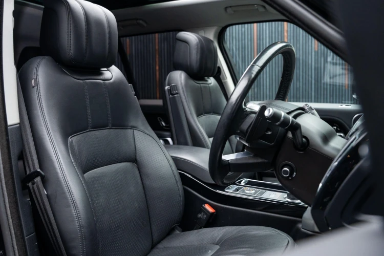 Vehicle Image 12