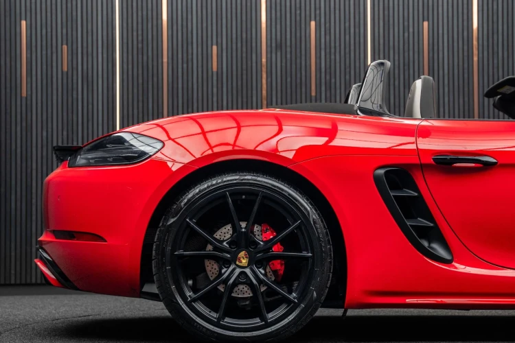 Vehicle Image 21