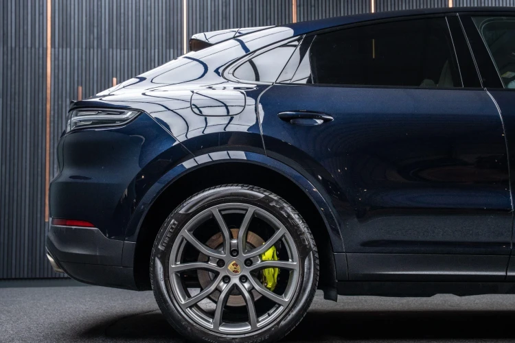 Vehicle Image 21