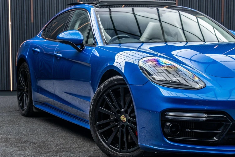 Vehicle Image 11