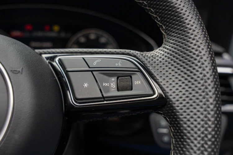 Vehicle Image 22