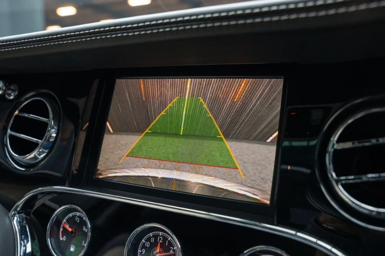 Vehicle Image 12
