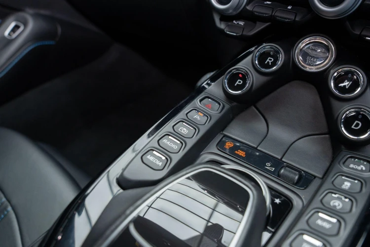 Vehicle Image 12