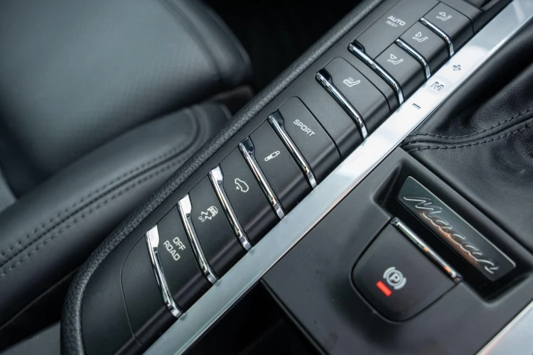 Vehicle Image 36