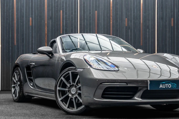 Vehicle Image 11
