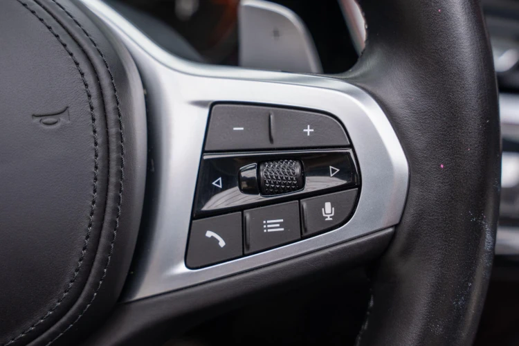 Vehicle Image 32
