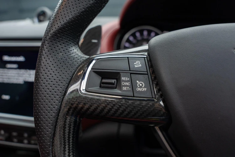 Vehicle Image 32