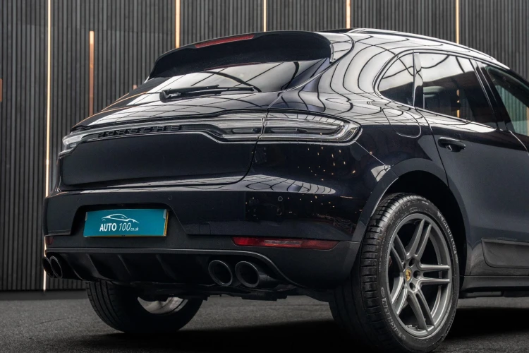 Vehicle Image 21