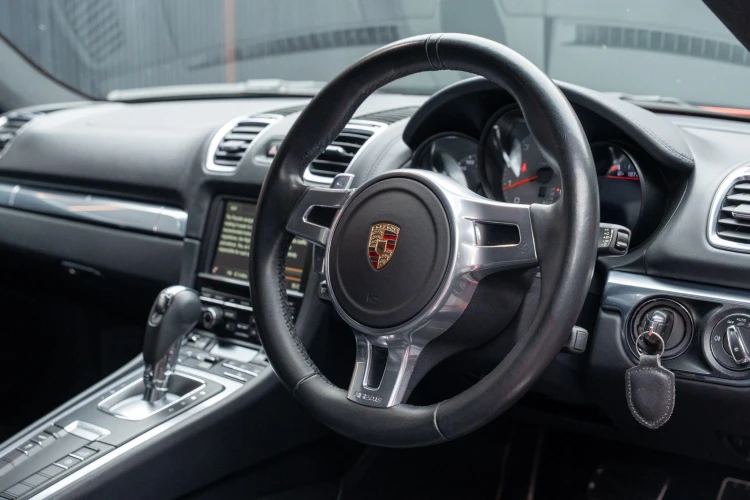 Vehicle Image 12