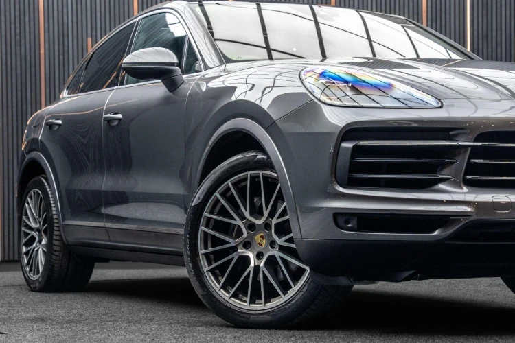 Vehicle Image 11