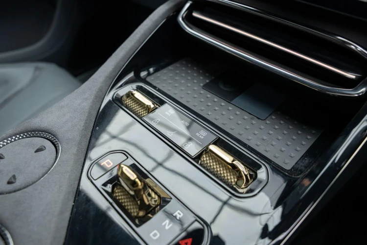 Vehicle Image 35