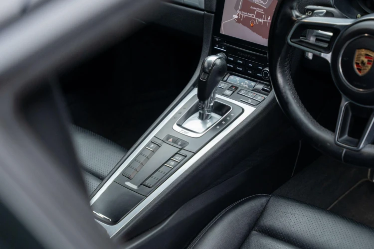 Vehicle Image 38