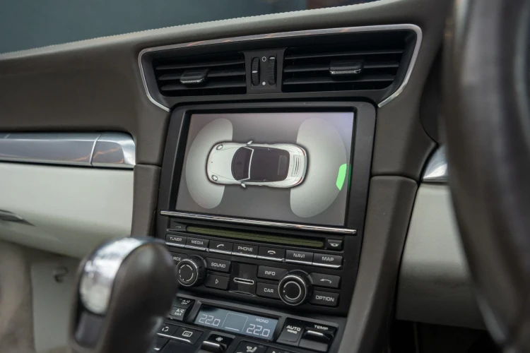 Vehicle Image 10