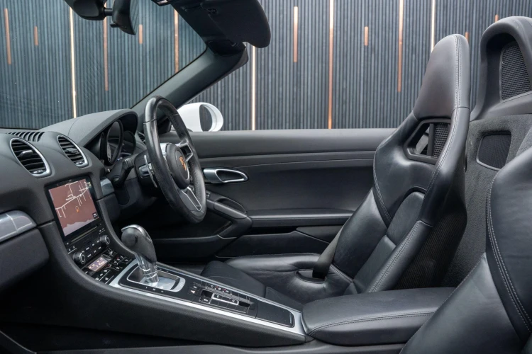 Vehicle Image 37