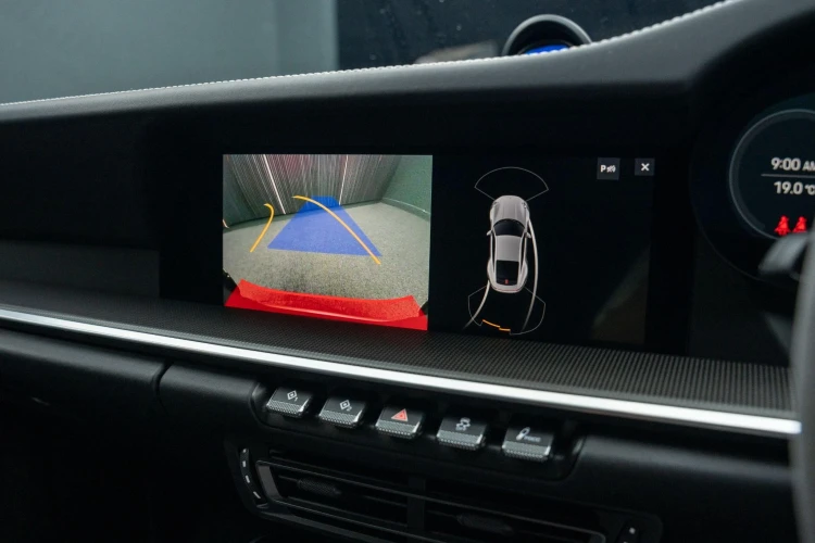 Vehicle Image 8