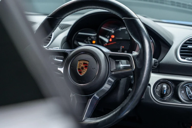 Vehicle Image 30