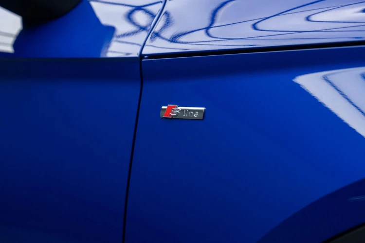 Vehicle Image 30