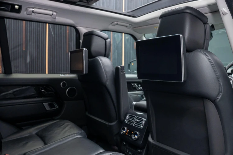 Vehicle Image 6