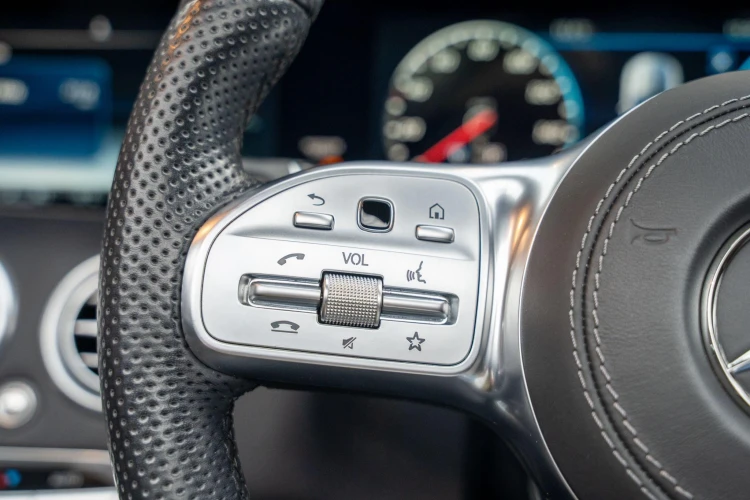 Vehicle Image 35