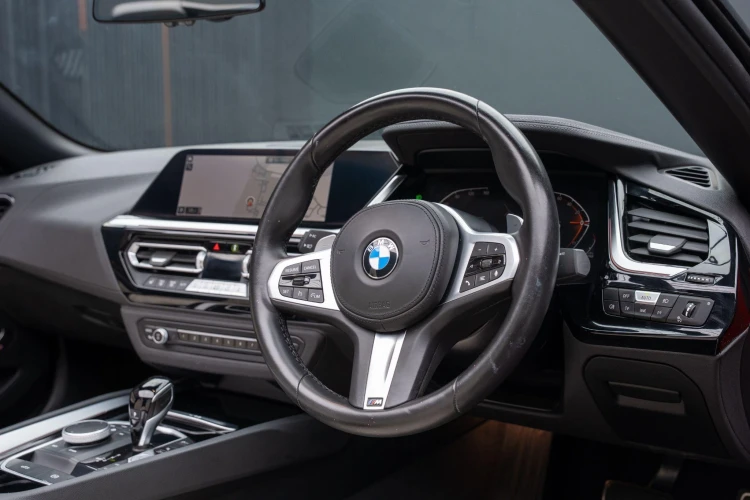 Vehicle Image 4