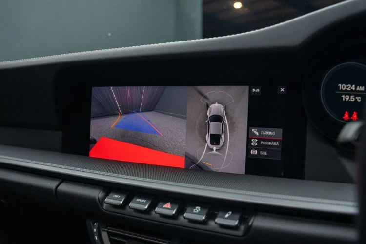 Vehicle Image 6