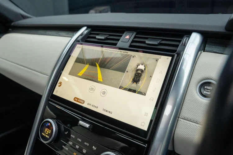 Vehicle Image 8
