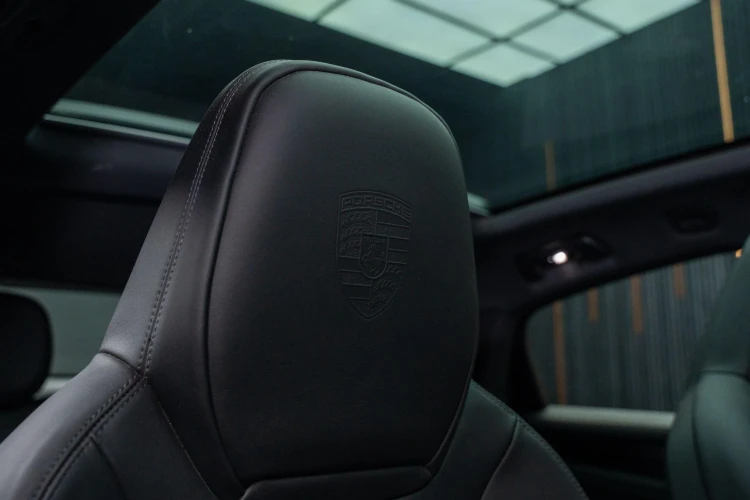 Vehicle Image 35