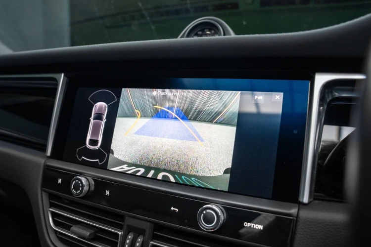 Vehicle Image 6