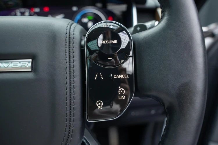 Vehicle Image 32