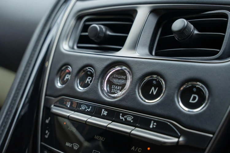 Vehicle Image 10